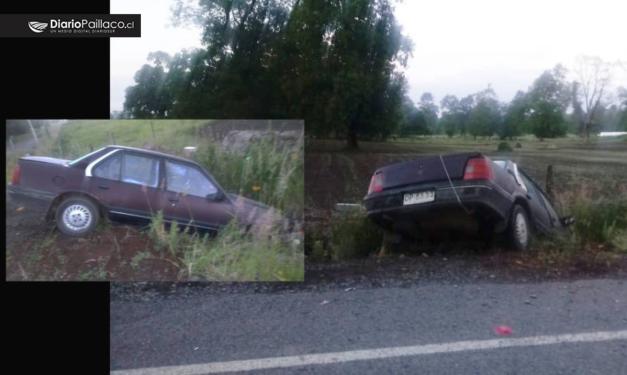 Auto cayó a una cuneta en ruta Paillaco-San Pedro y pasajeros no recuerdan quien conducía