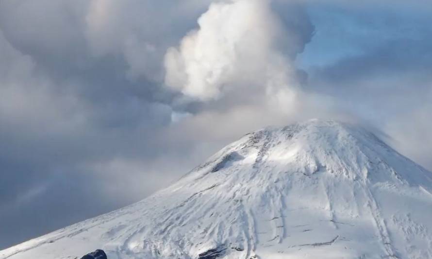 Onemi mantiene alerta amarilla en Panguipulli por actividad del volcán Villarrica