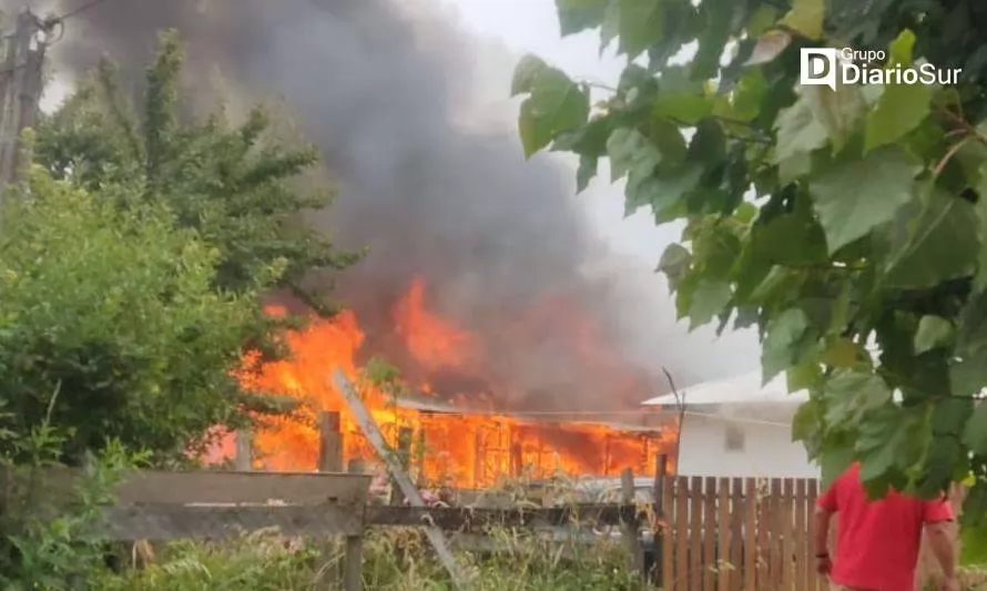 Incendio destruye taller de muebles en Melefquén, Panguipulli